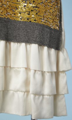 B3256-Robe-Louis-Vuitton-en-laine-grise-brodee-de-paillettes-et-volants-en-satin-t40-42-001