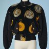 B3260-Blouson-en-velours-imprime-de-montres-gousset-Escada-t40-001