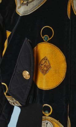 B3260-Blouson-en-velours-imprime-de-montres-gousset-Escada-t40-001