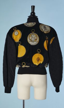 B3260-Blouson-en-velours-imprime-de-montres-gousset-Escada-t40-001