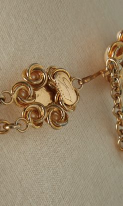 B3264-Ceinture-Genny-en-metal-dore-et-cabochons-blancs-nacres-001