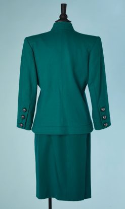 B3278-Tailleur-Saint-Laurent-en-lainage-vert-col-crante-boutons-metal-gris-t38-001