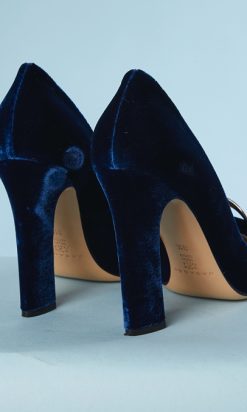 B3413-Escarpins-en-velours-bleu-roi-Casadei-t385-002