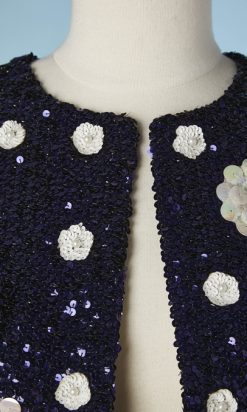 B3446-Bolero-paillete-bleu-nuit-et-fleurs-blanches-t38-001