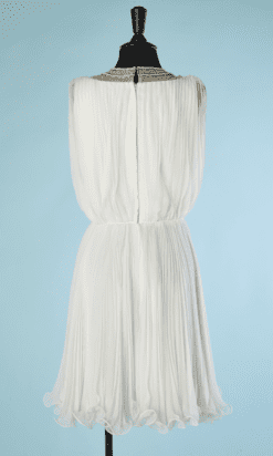 B4390-Robe-cocktail-1960-en-voile-de-nylon-blanc-plisse-et-perles-T38-001
