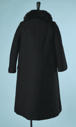 B4396-Manteau-1950-matelasse-noir-et-fourrure-Lili-ann-T38-001