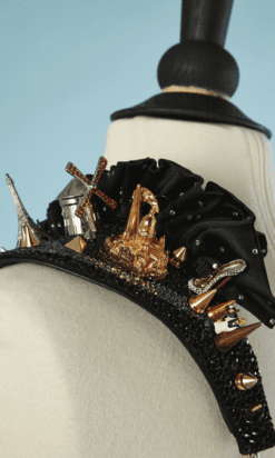 B4429-Sac-en-cuir-noir-epaulette-Edition-limitee-2012-Artemis-Louboutin-001