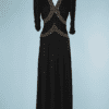 B1593-Robe-longue-1940-en-crepe-noir-et-clous-dores-t74-cm-01