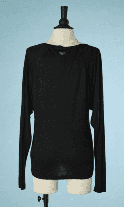 B4286-T-shirt-en-viscose-noir-brodee-de-paillettes-Karl-Lagerfeld-T40-001