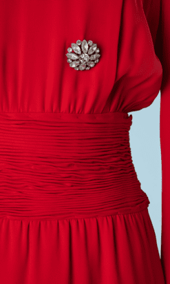 B4315-Robe-rouge-plisse-a-la-taille-boutons-strass-Valentino-T38-001