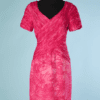 B4331-Robe-1960-en-mousseline-rose-imprime-de-fleurs-roses-avec-haut-plisse-t38-001