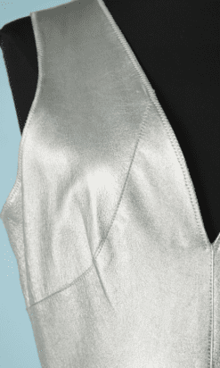 B4462-Robe-Chanel-en-cuir-argent-t38-001