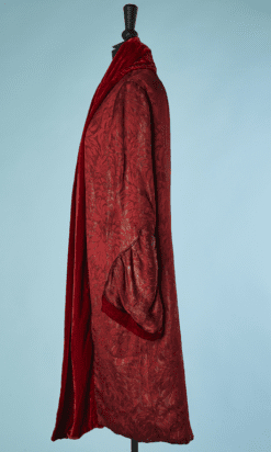 B4512-Manteau-1920-en-velours-et-brocard-rouge-or-T38-001
