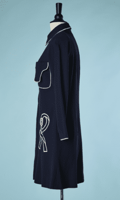 B4558-Robe-Roberta-di-Camerino-crepe-marine-lisere-blanc-R-de-roberta-T40-001