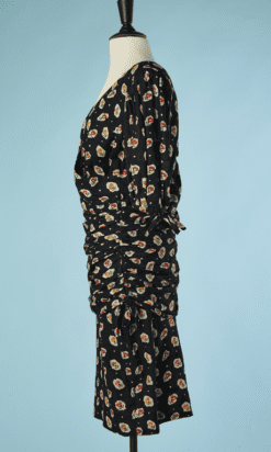 B4572-Robe-1950-Ungaro-en-coton-noir-fleurs-jaune-et-rouges-T42-001