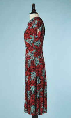 B4600-Robe-1940-en-crepe-rouge-imprime-de-fleurs-et-feuilles-turquoise-et-rouge-T36-001