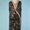B4625-Robe-sans-manches-mousseline-noire-brode-paillettes-rose-1925-T444-001
