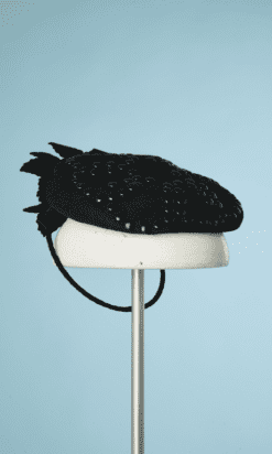 B4726-Bibi-1940-en-feutre-noir-clous-noirs-04.