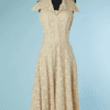 B4828-Robe-dos-nu-1950-en-dentelle-beige-clair-T34-01