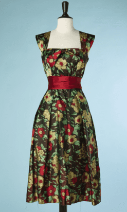 B4835-Robe-1950-en-satin-marron-chine-a-la-branche-de-fleurs-T34-01