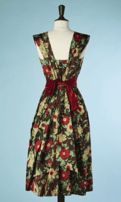 B4835-Robe-1950-en-satin-marron-chine-a-la-branche-de-fleurs-T34-01