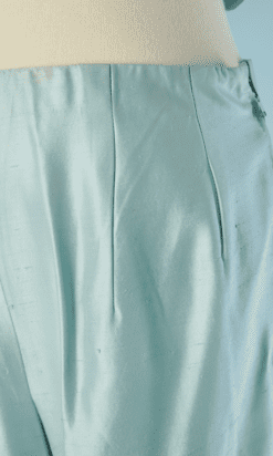 B4846-Tailleur-en-soie-sauvage-bleu-ciel-1960-V38-P38-01