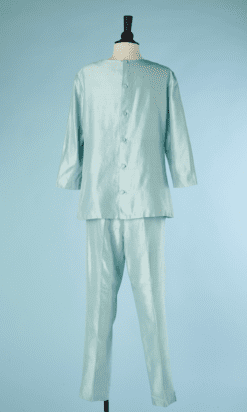B4846-Tailleur-en-soie-sauvage-bleu-ciel-1960-V38-P38-01