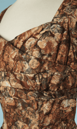 B4860-Robe-Givenchy-1955-voir-couture-interieur-en-soie-marron-imprime-fleurs-T340-01