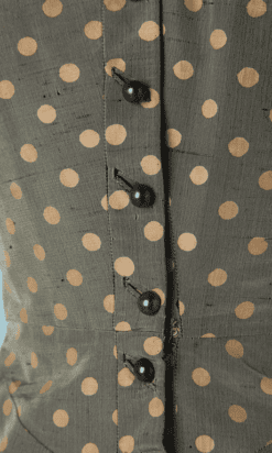 B4864-Robe-et-demi-manteau-en-soie-grise-pois-beige-Lucile-Manguin-1952-T3234-01