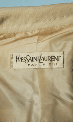 B4869-Manteau-couture-Yves-Saint-Laurent-1964-en-lainage-mastic-T38-01