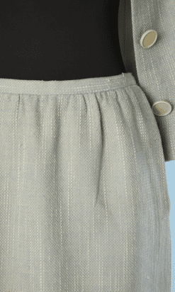 B4886-Tailleur-en-lainage-chine-bleu-ciel-blanc-gris-Balenciaga-1957-T38-01