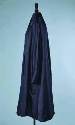 B4890-Manteau-1950-en-satin-marine-double-rouge-Schiaparelli-01.