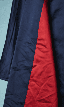 B4890-Manteau-1950-en-satin-marine-double-rouge-Schiaparelli-01.