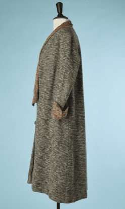 1920-en-lainage-gris-et-parement-marron-01