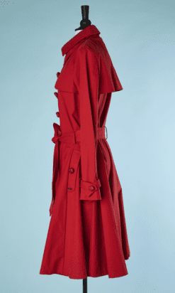 B4918-Imper-rouge-gabardine-boutons-en-cuir-1960-T40-01
