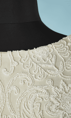 B4925-Robe-longue-1960-en-soie-ecrue-perlee-blanc-T36-01