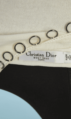 B5231-Robe-christian-Dior-en-maille-coton-blanc-et-anneaux-metalliques-t40-001