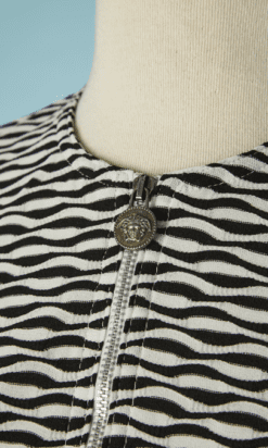 B5243-Mini-blouson-Versace-polyester-noir-et-blanc-t36-001