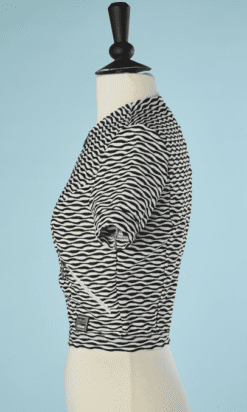B5243-Mini-blouson-Versace-polyester-noir-et-blanc-t36-001