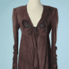 B5501-Veste-Roberto-Cavalli-en-daim-marron-et-plumes-de-paons-t36-001