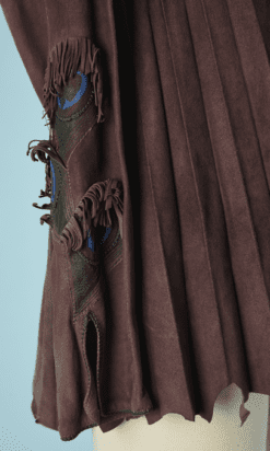 B5501-Veste-Roberto-Cavalli-en-daim-marron-et-plumes-de-paons-t36-001