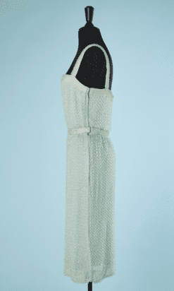 B5663-Robe-1960-de-cocktail-bleu-ciel-perles-en-crystal-t38-001
