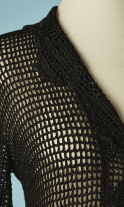 B5743-Manteau-1930-crochete-noir-avec-franges-T3840-01