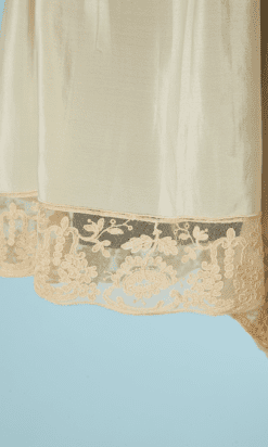 B5910-Culotte-en-soie-ivoire-bas-en-dentelle-beige-T40-42