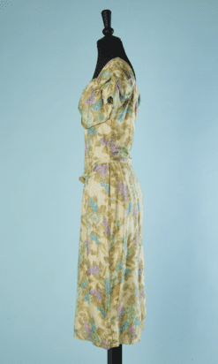 B5916-Robe-195060-en-soie-beige-jacquard-fleurs-mauve-turquoise-vert-T38-01