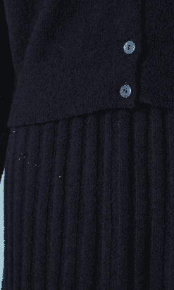 B5918-Tailleur-1940-en-laine-tricot-marine-col-ajouree-T38-01