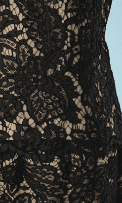 B5548-Tailleur-pantalon-1960-en-guipure-noire-doublure-rose-t42-002