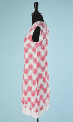 B5580-Robe-1960-en-guipure-de-fleurs-roses-et-blanches-doublure-blanche-t40-42-002
