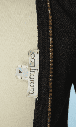 B5584-Robe-de-cocktail-Jean-Ingram-en-lainage-noir-decollete-dos-large-noeud-en-perles-t38-001