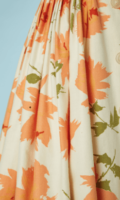 B5614-Robe-sans-manches-1950-en-pique-de-coton-ecru-imprime-de-fleurs-oranges-t38-001